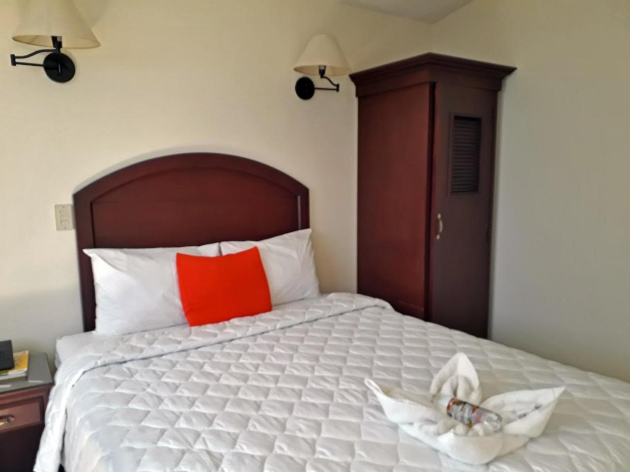 Kal Nawi Hotel San Salvador Esterno foto
