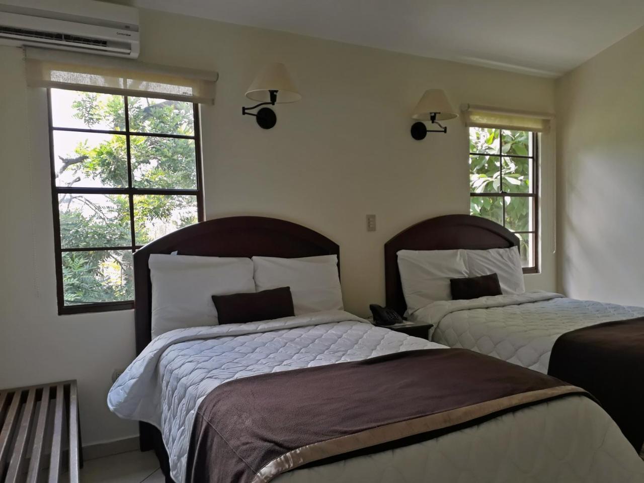 Kal Nawi Hotel San Salvador Esterno foto