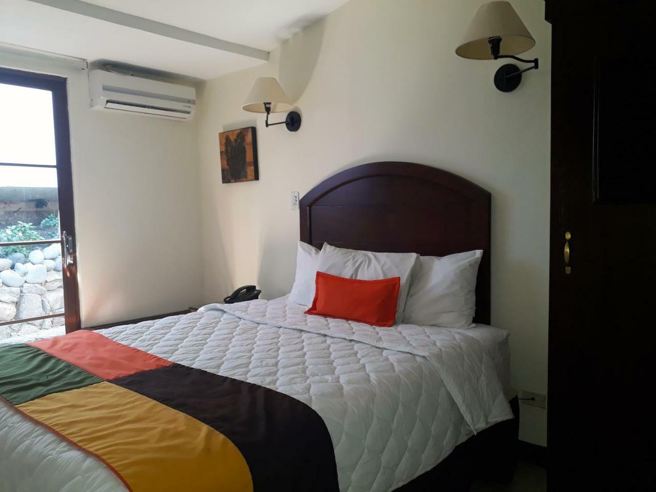 Kal Nawi Hotel San Salvador Esterno foto