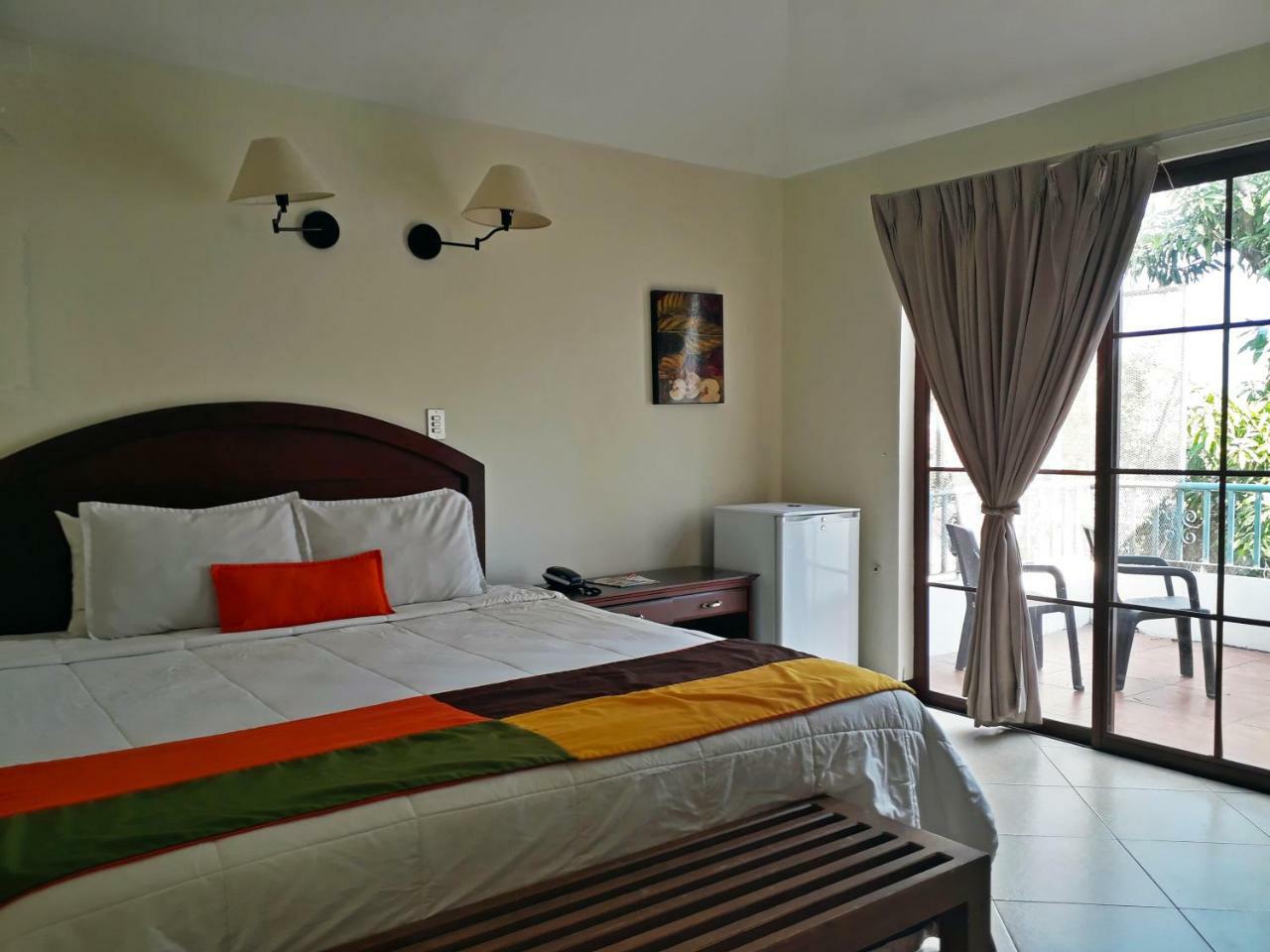 Kal Nawi Hotel San Salvador Esterno foto