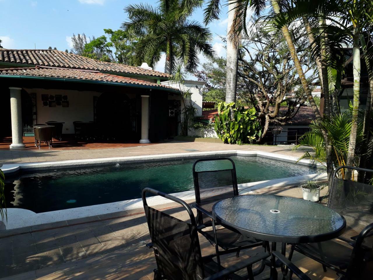 Kal Nawi Hotel San Salvador Esterno foto