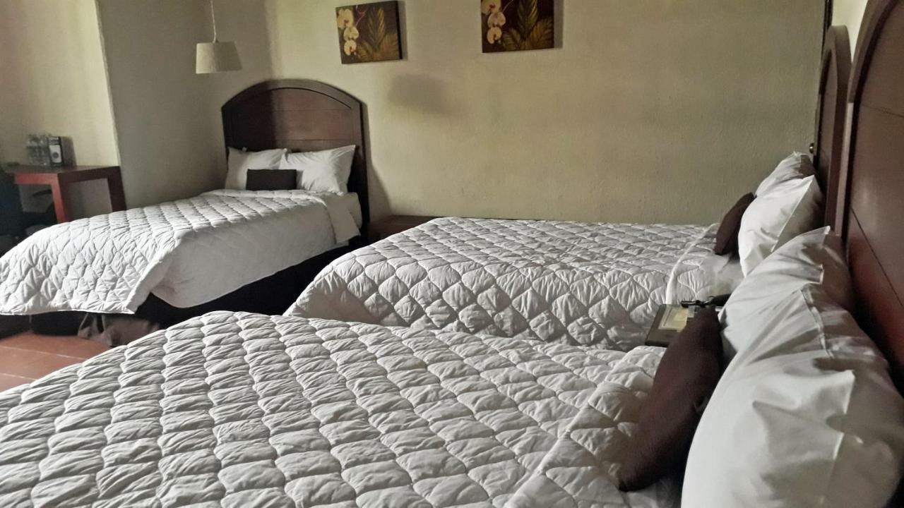 Kal Nawi Hotel San Salvador Esterno foto