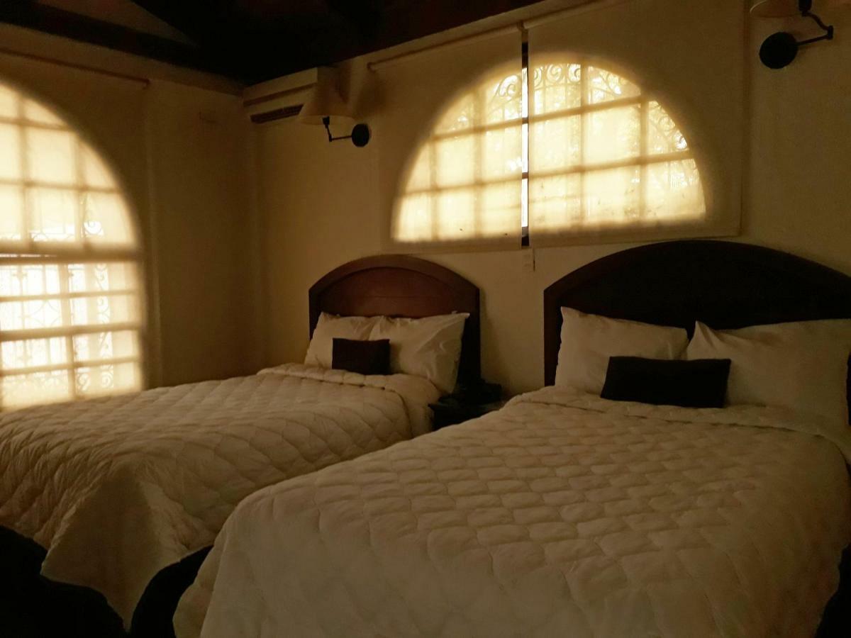 Kal Nawi Hotel San Salvador Esterno foto