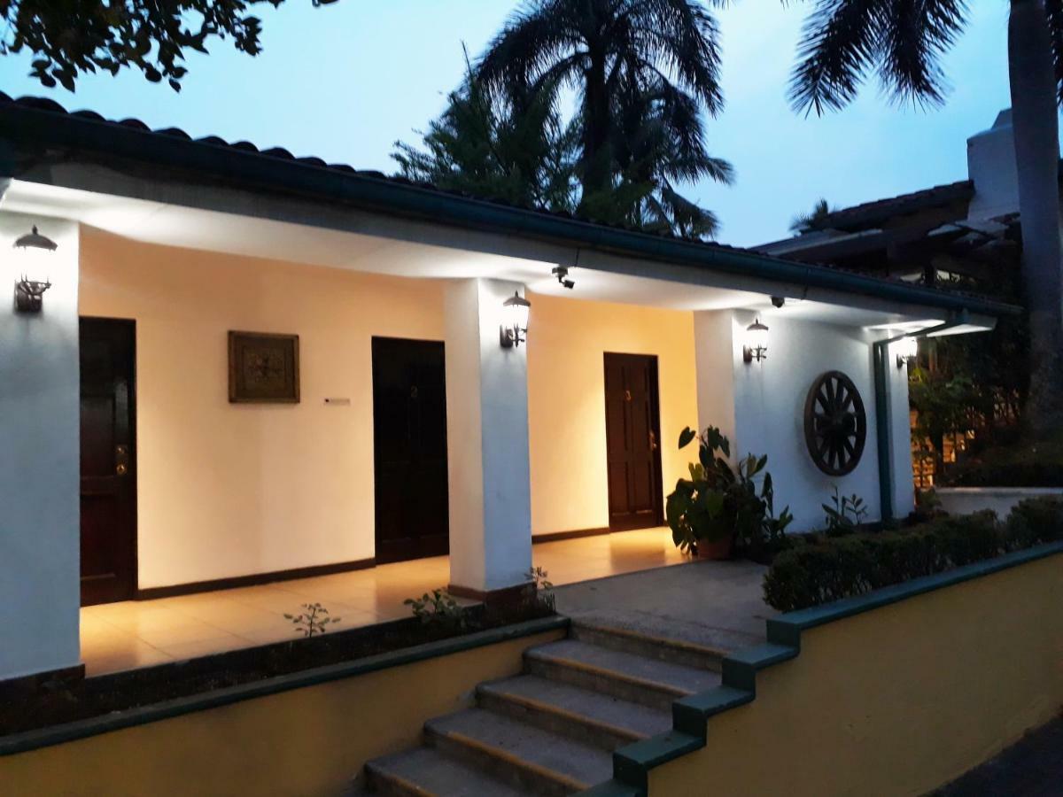 Kal Nawi Hotel San Salvador Esterno foto